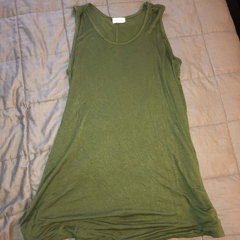 Sleeveless dress